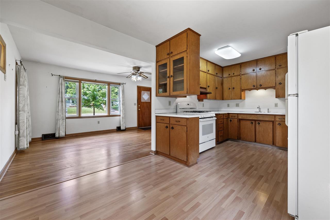 805 9th Avenue Coralville IA 52241-0000