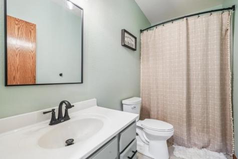 7997 218th Avenue Martelle IA 52305