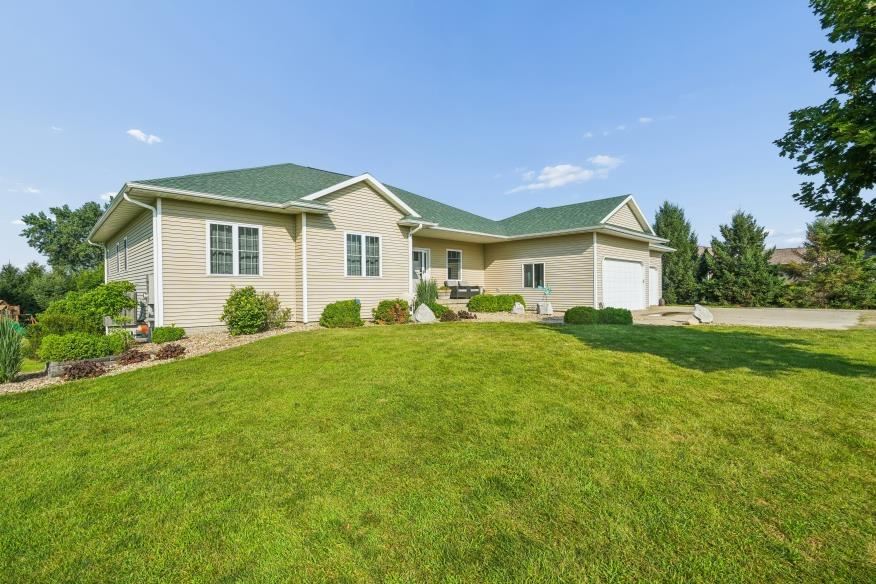 7997 218th Avenue Martelle IA 52305