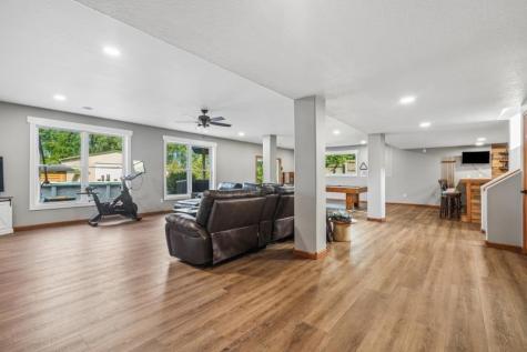 7997 218th Avenue Martelle IA 52305