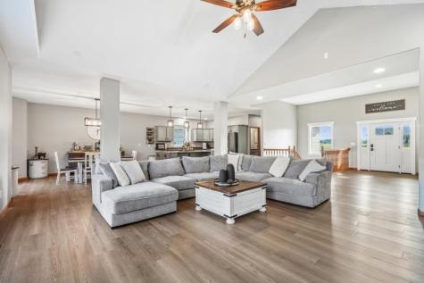 7997 218th Avenue Martelle IA 52305