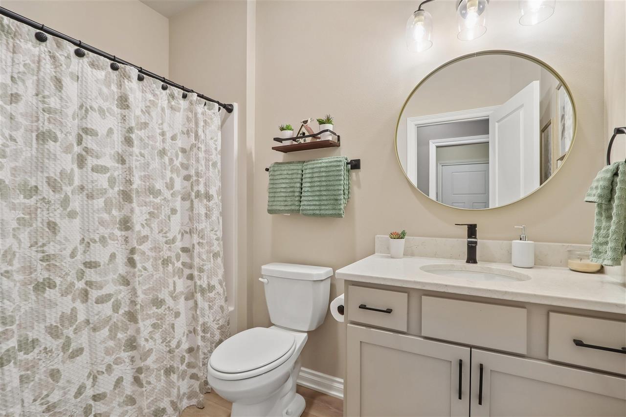 1030 Highland Trail Solon IA 52333