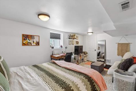 108 Highland Drive Iowa City IA 52246
