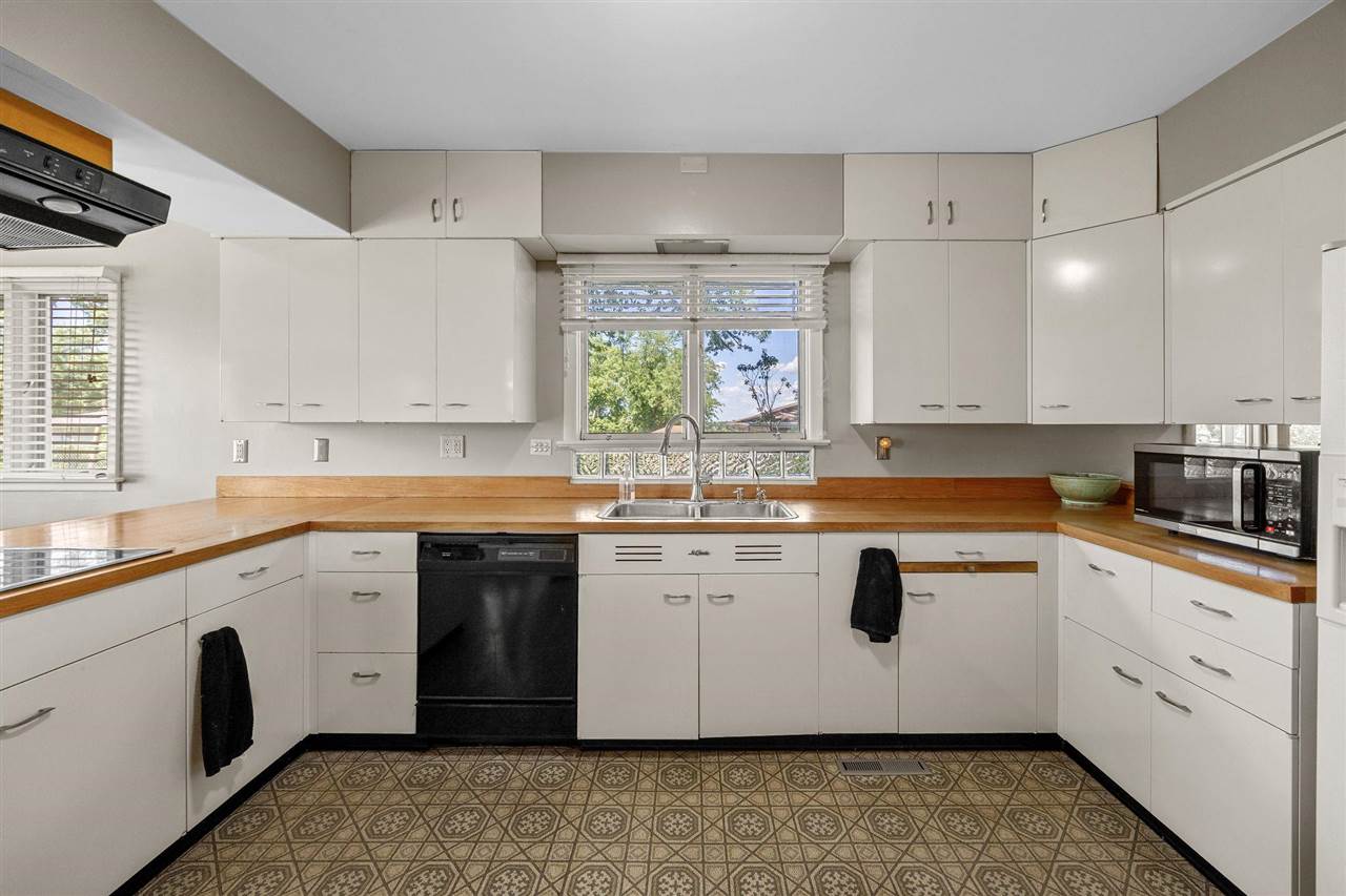 2600 Maple Drive NW Cedar Rapids IA 52405