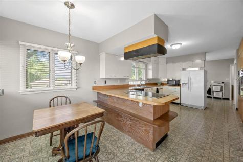 2600 Maple Drive NW Cedar Rapids IA 52405