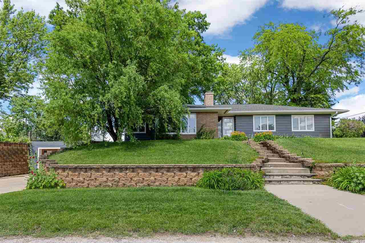 2600 Maple Drive NW Cedar Rapids IA 52405