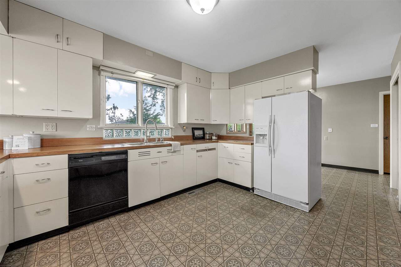 2600 Maple Drive NW Cedar Rapids IA 52405