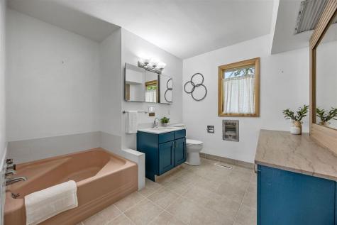 2600 Maple Drive NW Cedar Rapids IA 52405