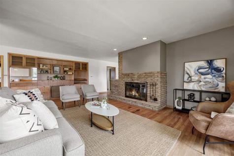 2600 Maple Drive NW Cedar Rapids IA 52405