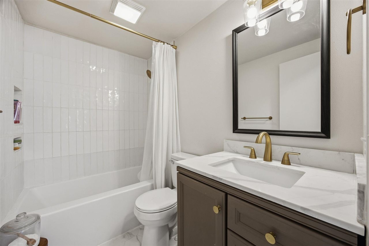 40 Greenview Drive West Branch IA 52358