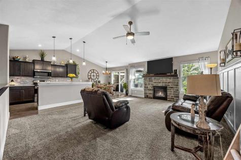 1626 Prairie Rose Drive SW Cedar Rapids IA 52404