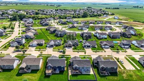 1626 Prairie Rose Drive SW Cedar Rapids IA 52404