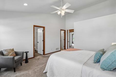 412 Rolling Hills Drive Tiffin IA 52340