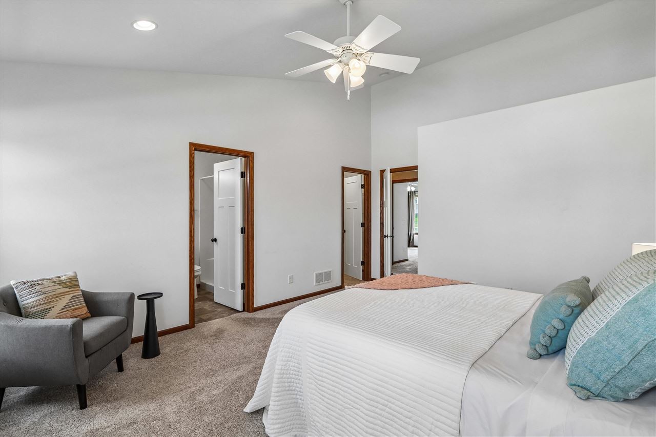 412 Rolling Hills Drive Tiffin IA 52340