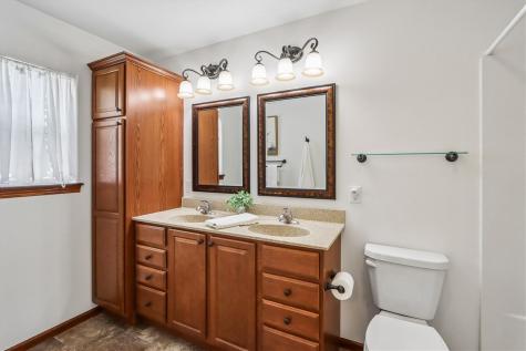 412 Rolling Hills Drive Tiffin IA 52340