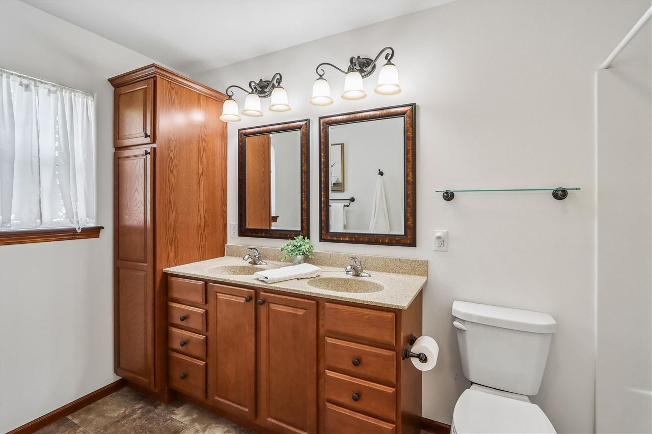 412 Rolling Hills Drive Tiffin IA 52340