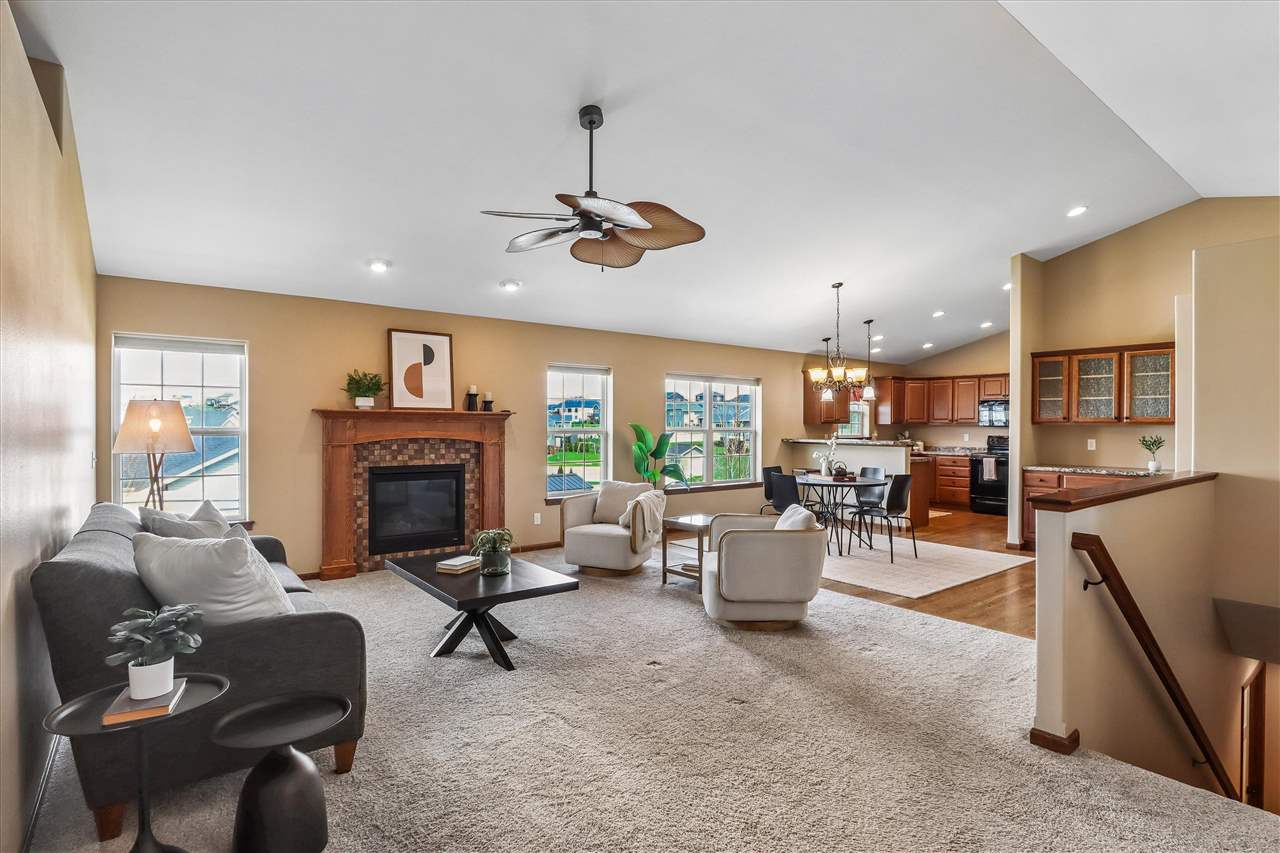 412 Rolling Hills Drive Tiffin IA 52340