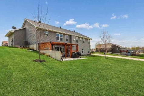 412 Rolling Hills Drive Tiffin IA 52340