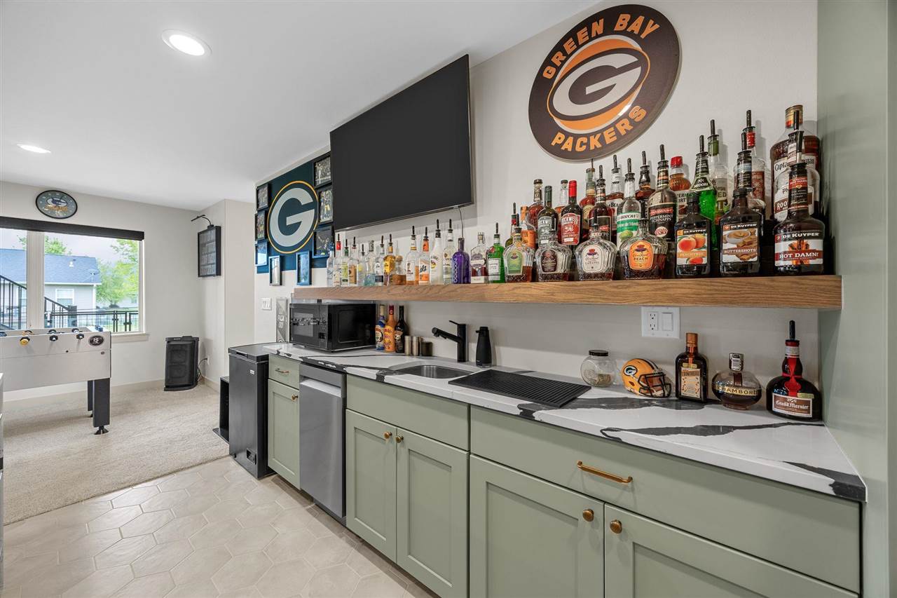 365 Canterbury Street North Liberty IA 52317