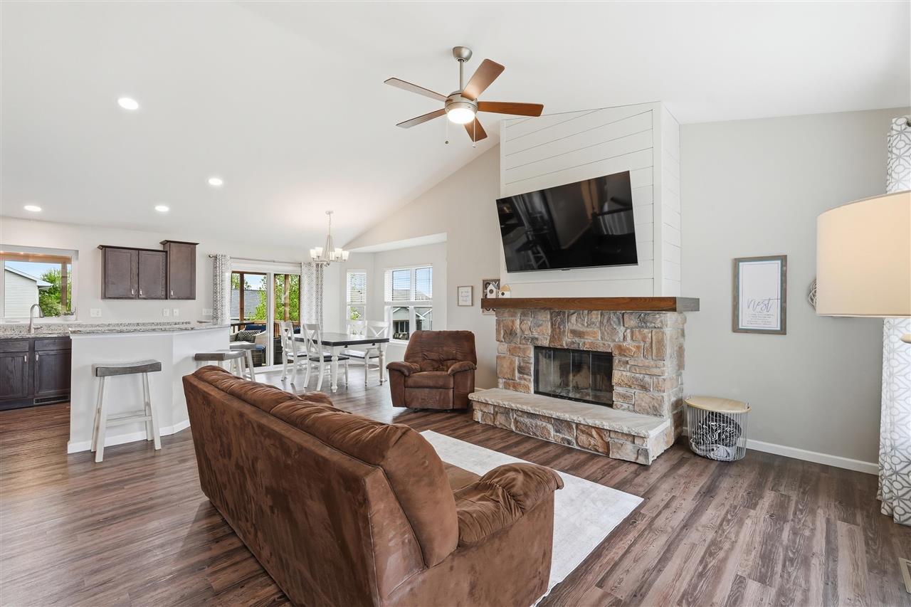 73 Camden Road Iowa City IA 52245