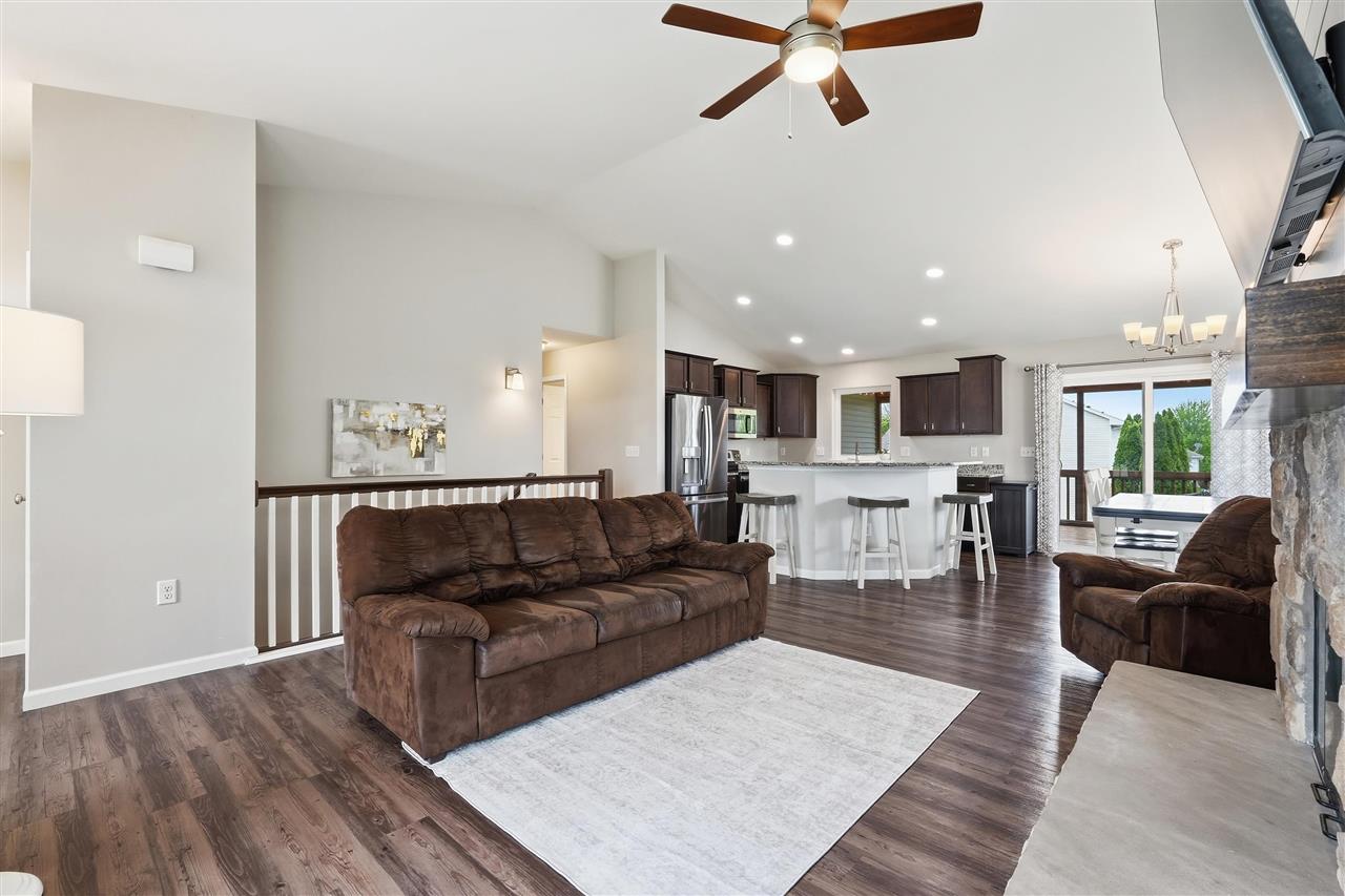 73 Camden Road Iowa City IA 52245