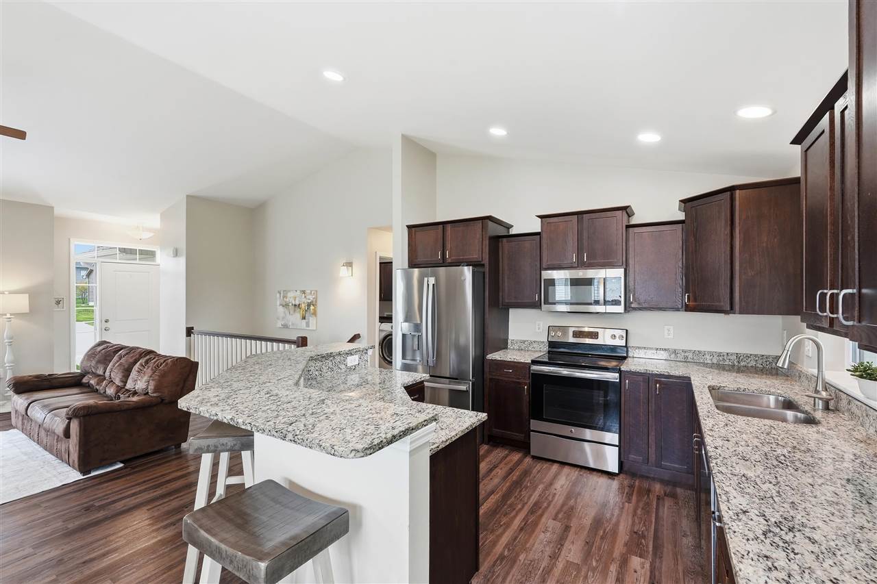 73 Camden Road Iowa City IA 52245