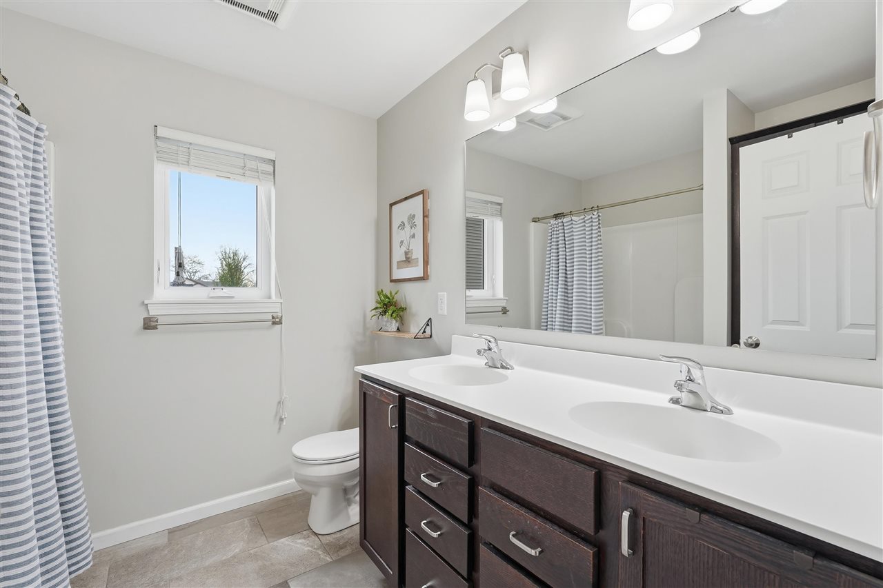 73 Camden Road Iowa City IA 52245