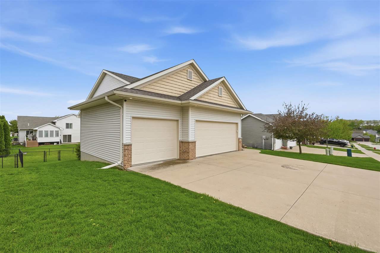 73 Camden Road Iowa City IA 52245