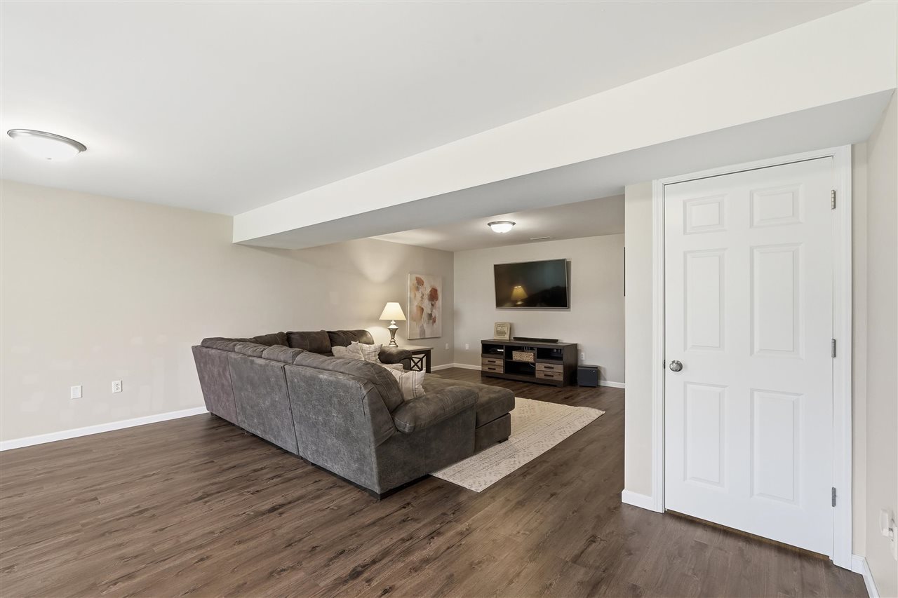 73 Camden Road Iowa City IA 52245