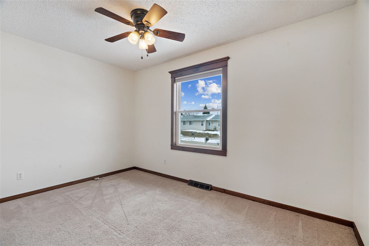 1305 Cress Parkway Hiawatha IA 52233