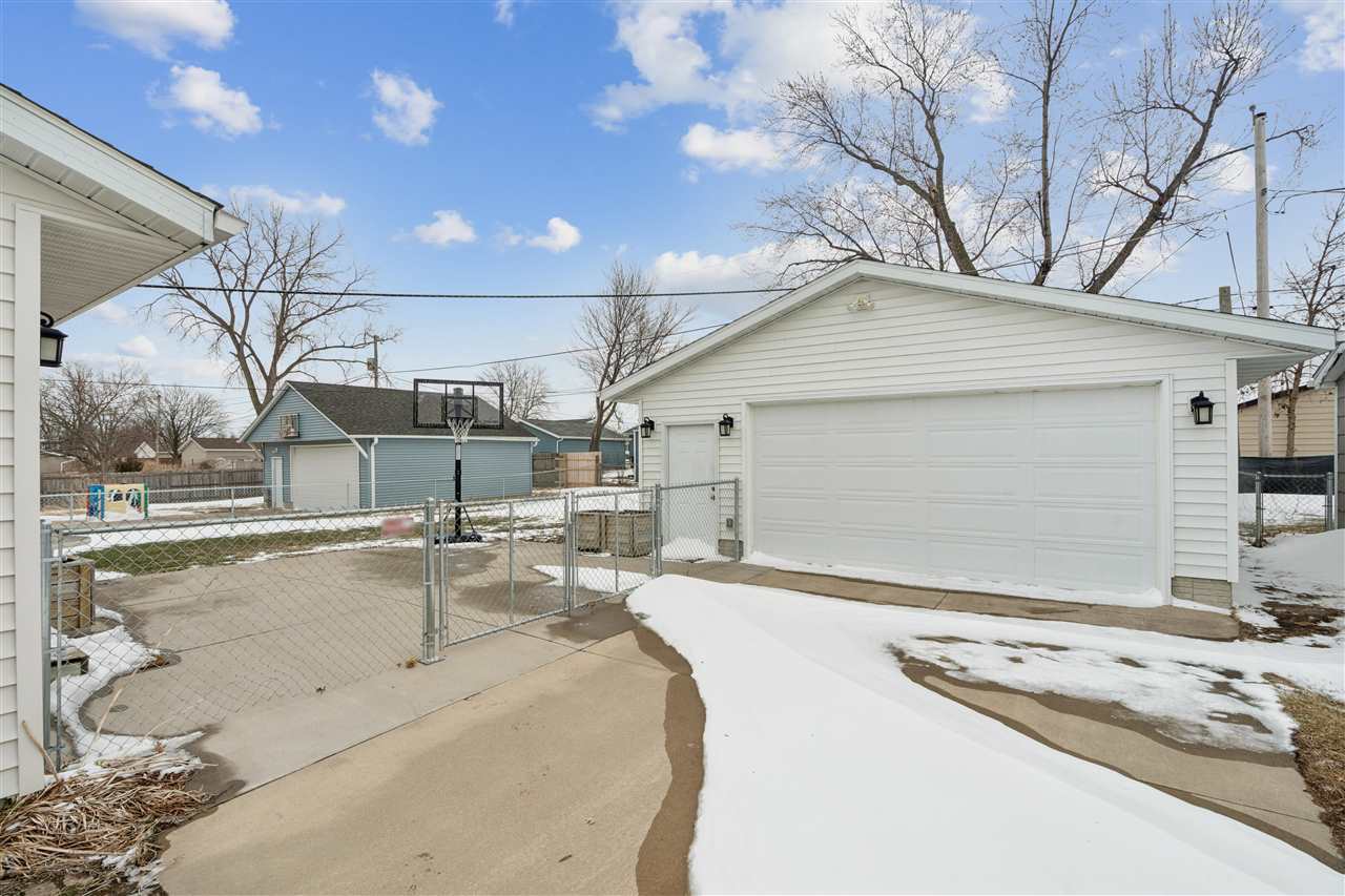 1305 Cress Parkway Hiawatha IA 52233