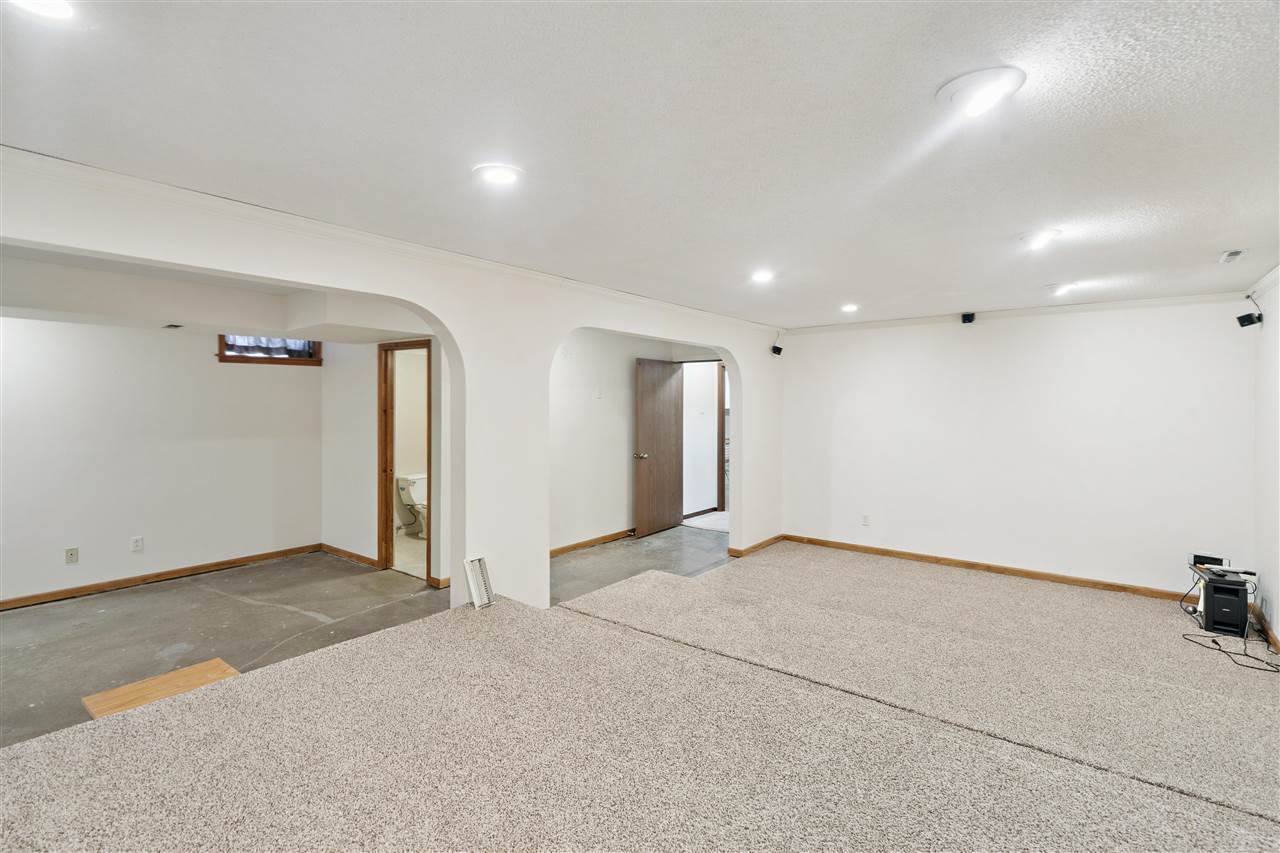 1305 Cress Parkway Hiawatha IA 52233