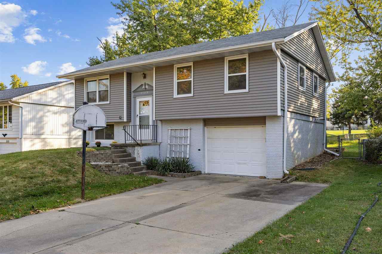 3139 Stratford Lane SW Cedar Rapids IA 52404
