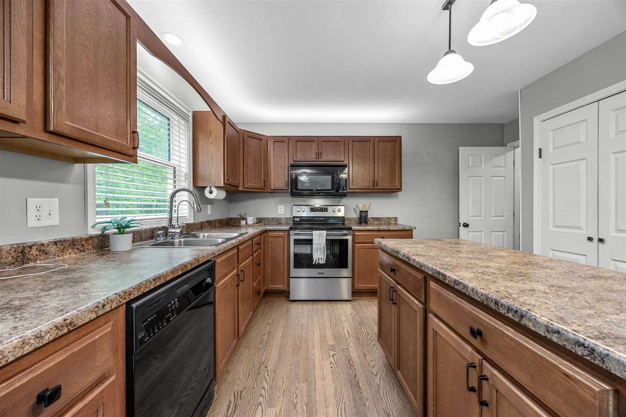 1105 Maple Street Robins IA 52328
