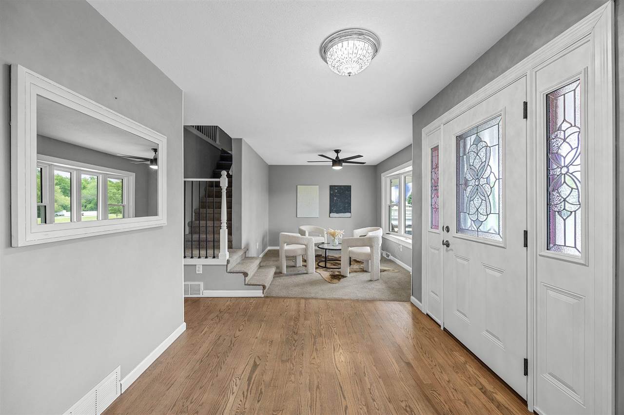 1105 Maple Street Robins IA 52328