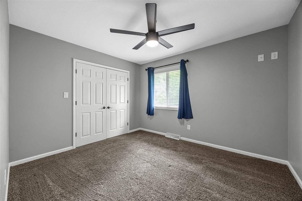 1105 Maple Street Robins IA 52328