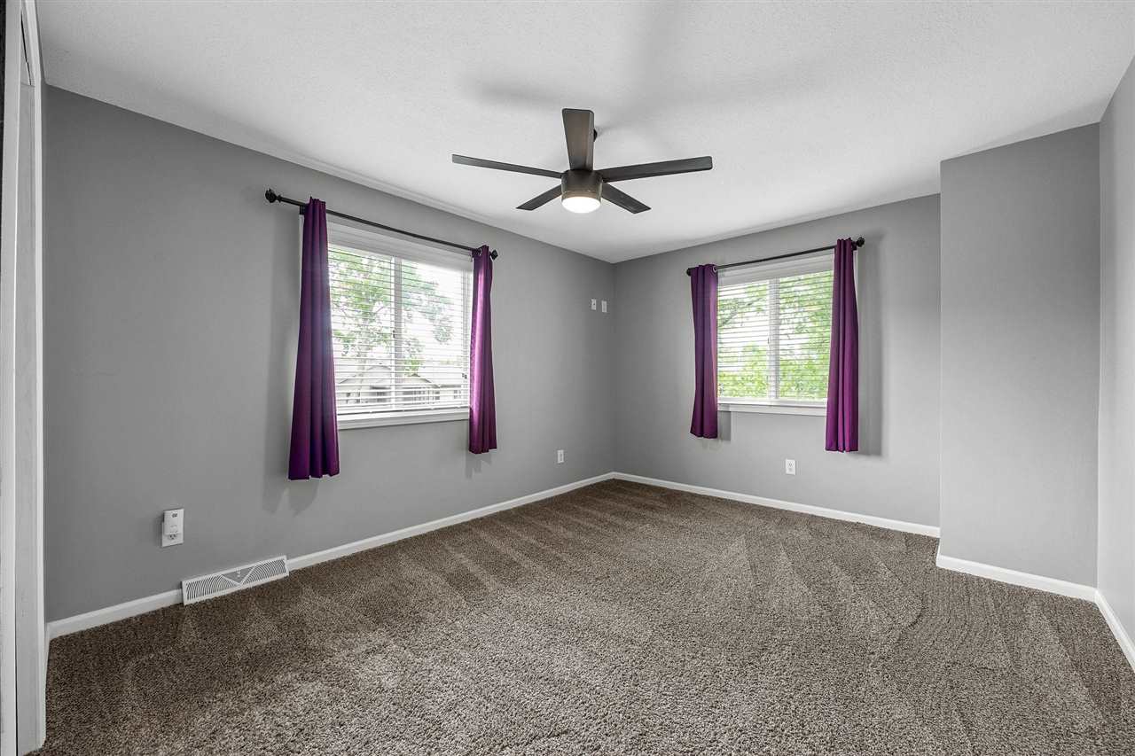 1105 Maple Street Robins IA 52328