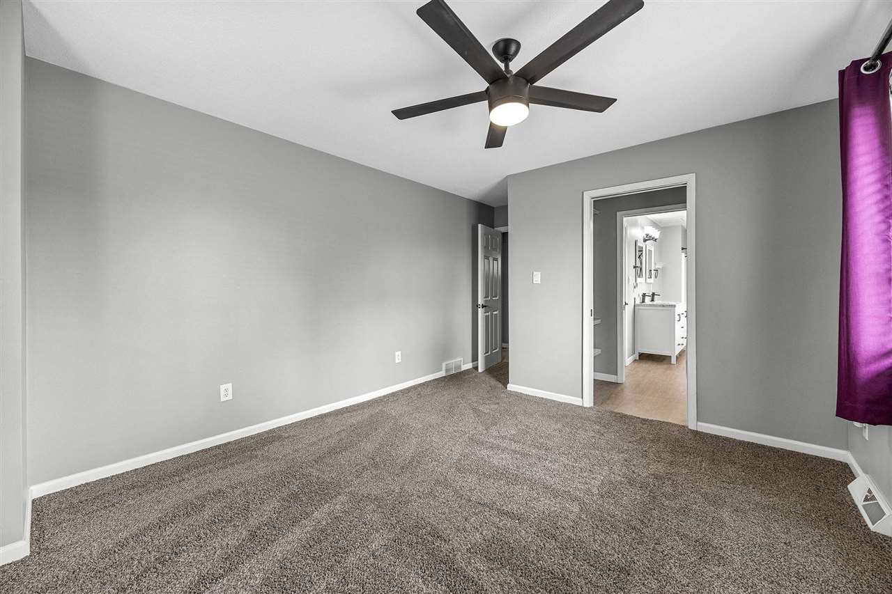 1105 Maple Street Robins IA 52328