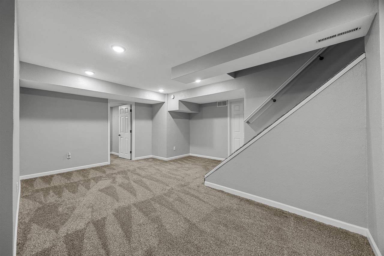 1105 Maple Street Robins IA 52328