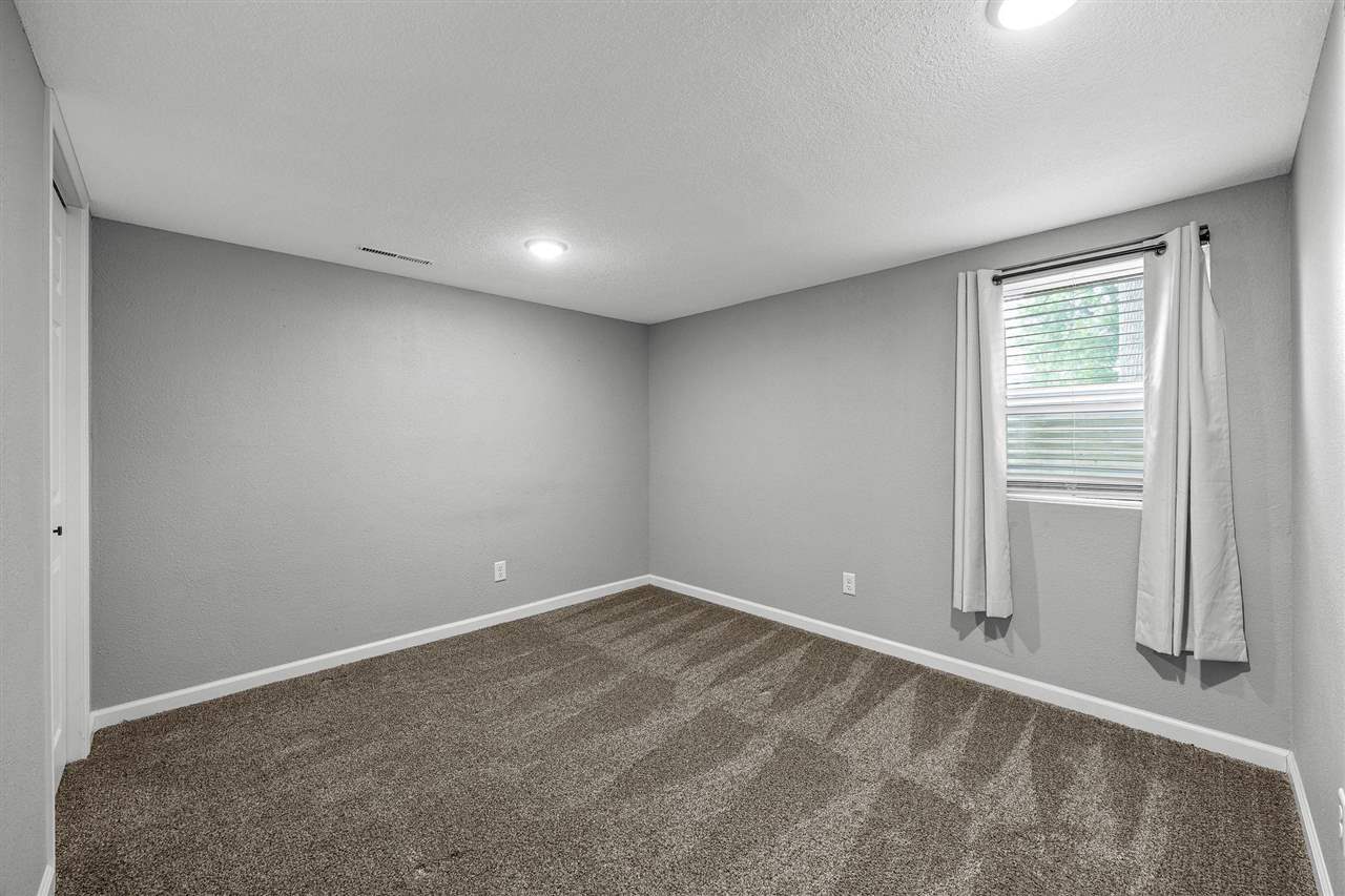 1105 Maple Street Robins IA 52328