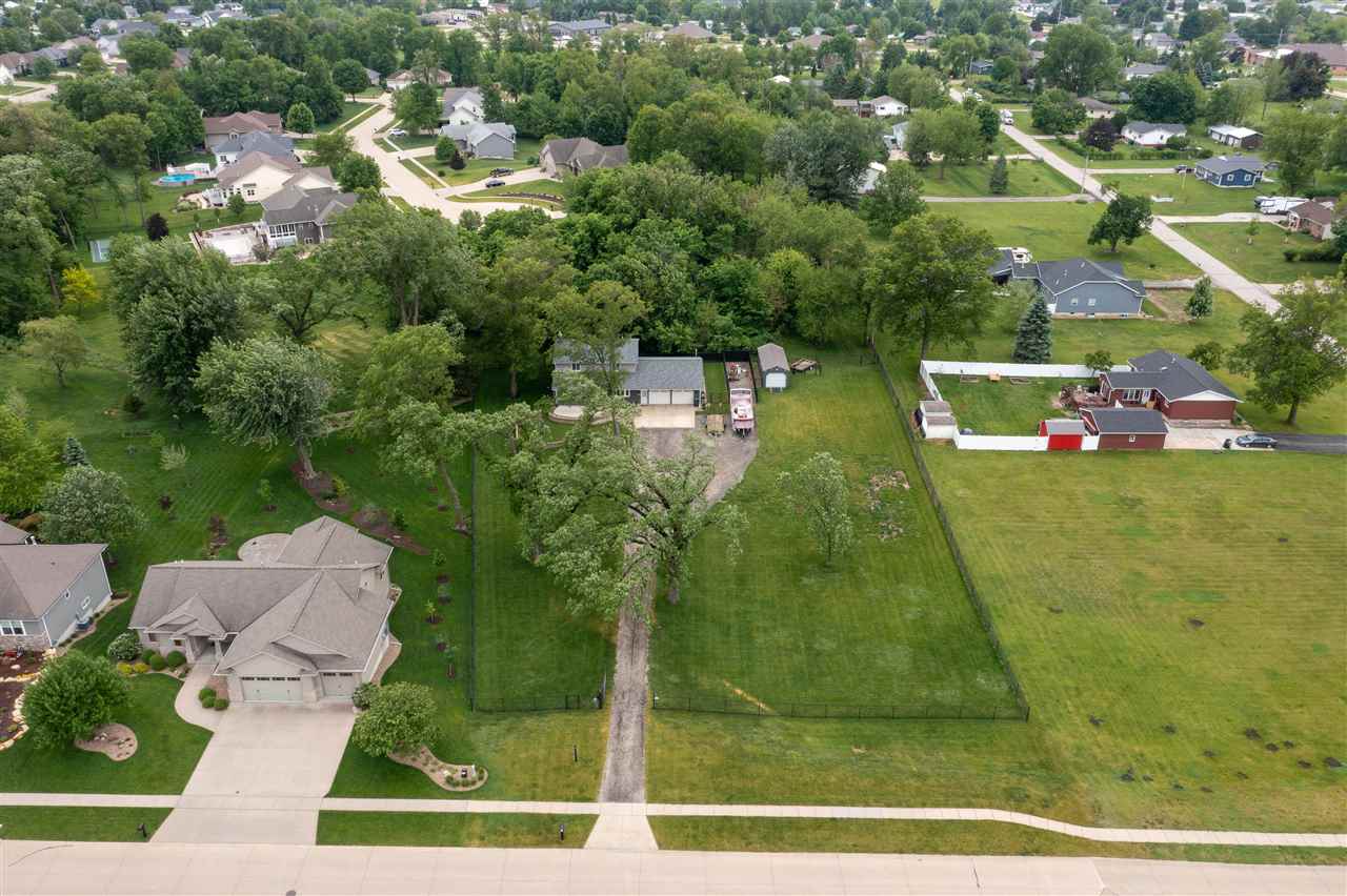 1105 Maple Street Robins IA 52328