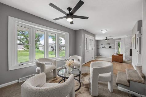 1105 Maple Street Robins IA 52328