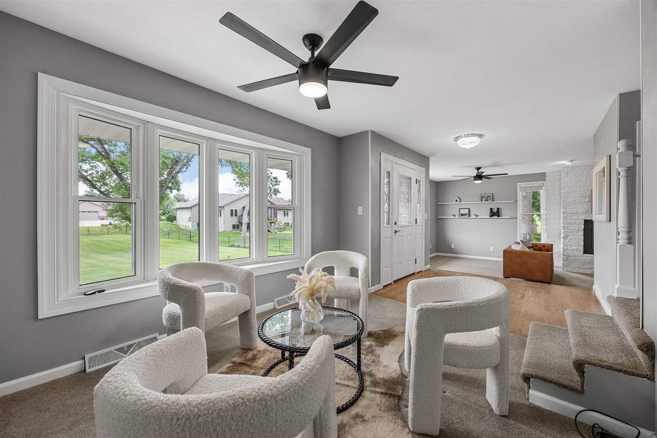 1105 Maple Street Robins IA 52328