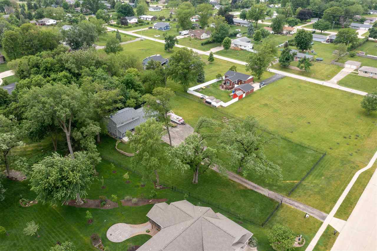 1105 Maple Street Robins IA 52328