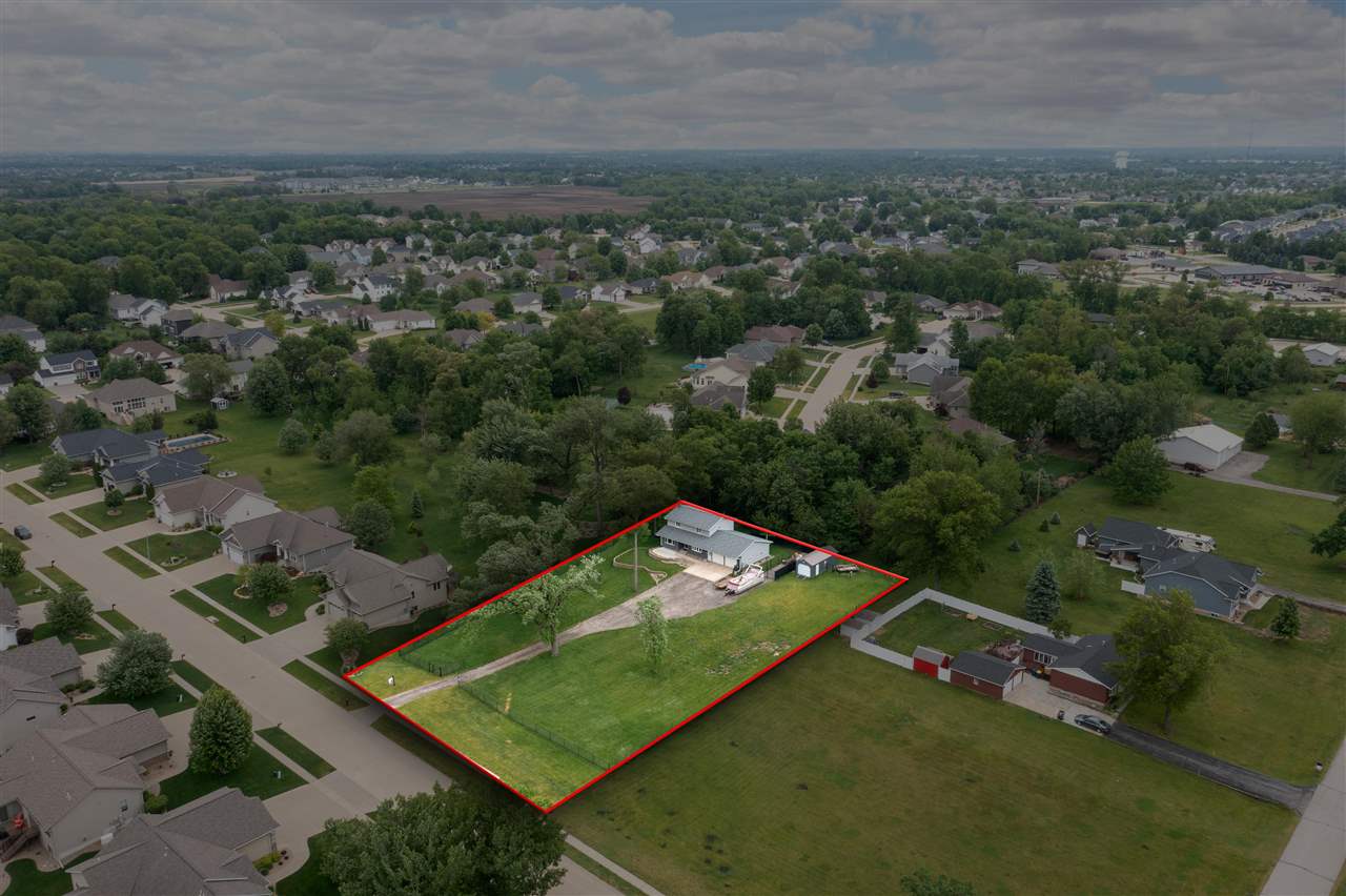 1105 Maple Street Robins IA 52328