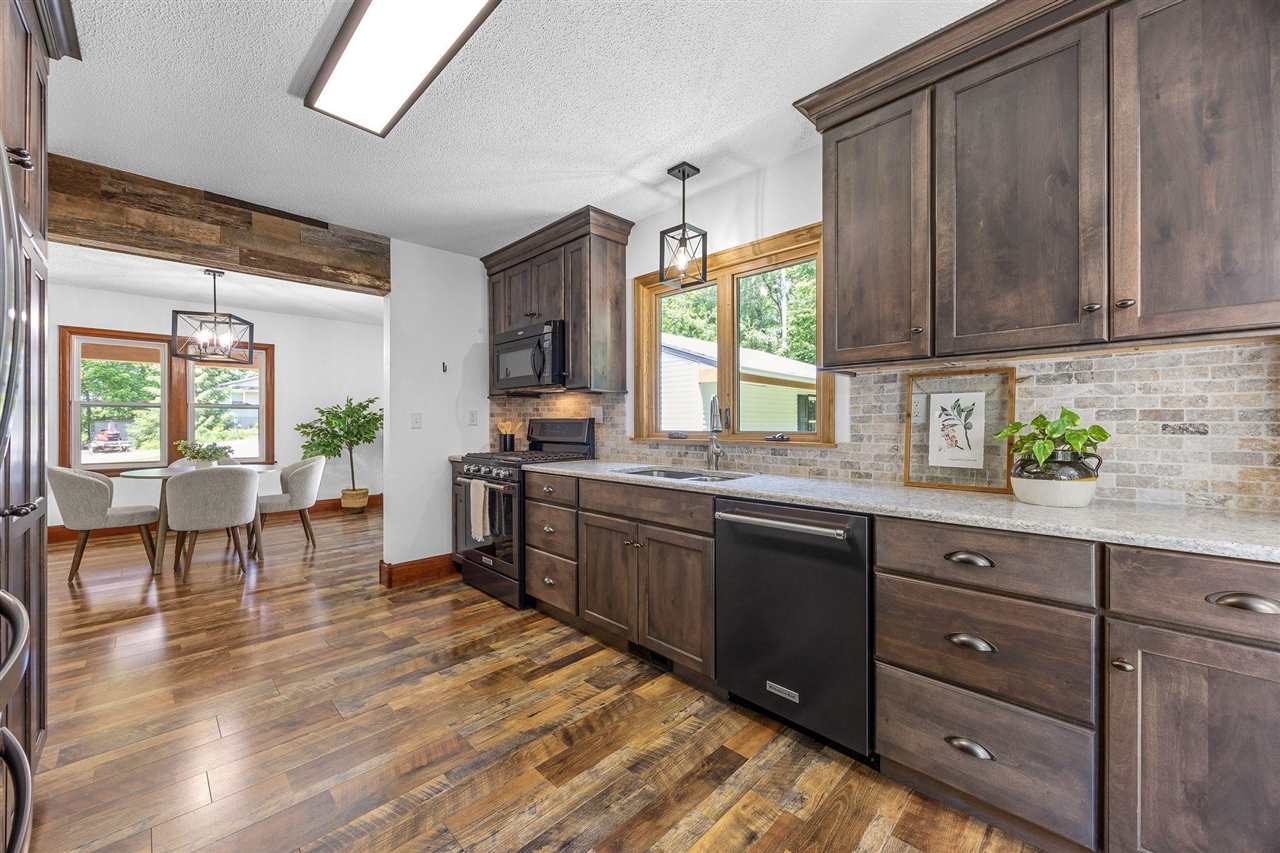 1388 Hickory Hollow Road NE Solon IA 52333
