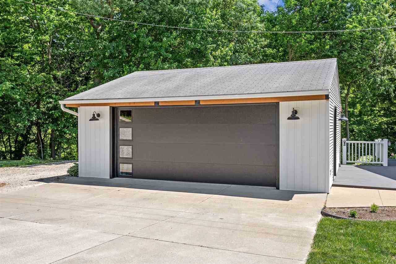 1388 Hickory Hollow Road NE Solon IA 52333
