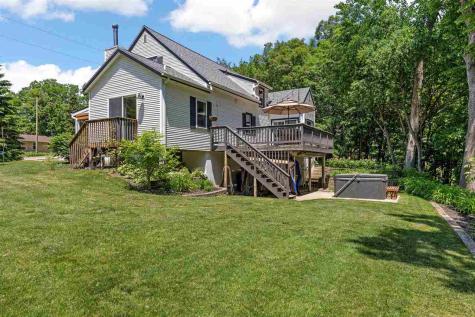 1388 Hickory Hollow Road NE Solon IA 52333