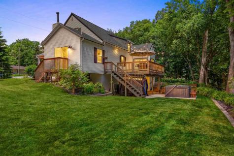 1388 Hickory Hollow Road NE Solon IA 52333