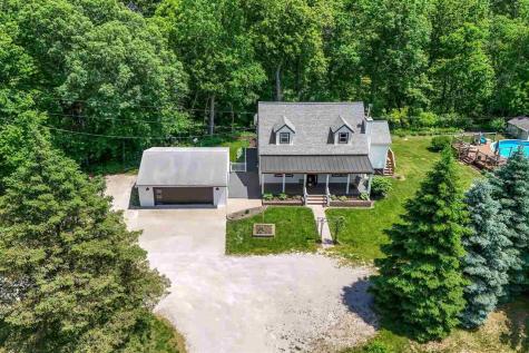 1388 Hickory Hollow Road NE Solon IA 52333